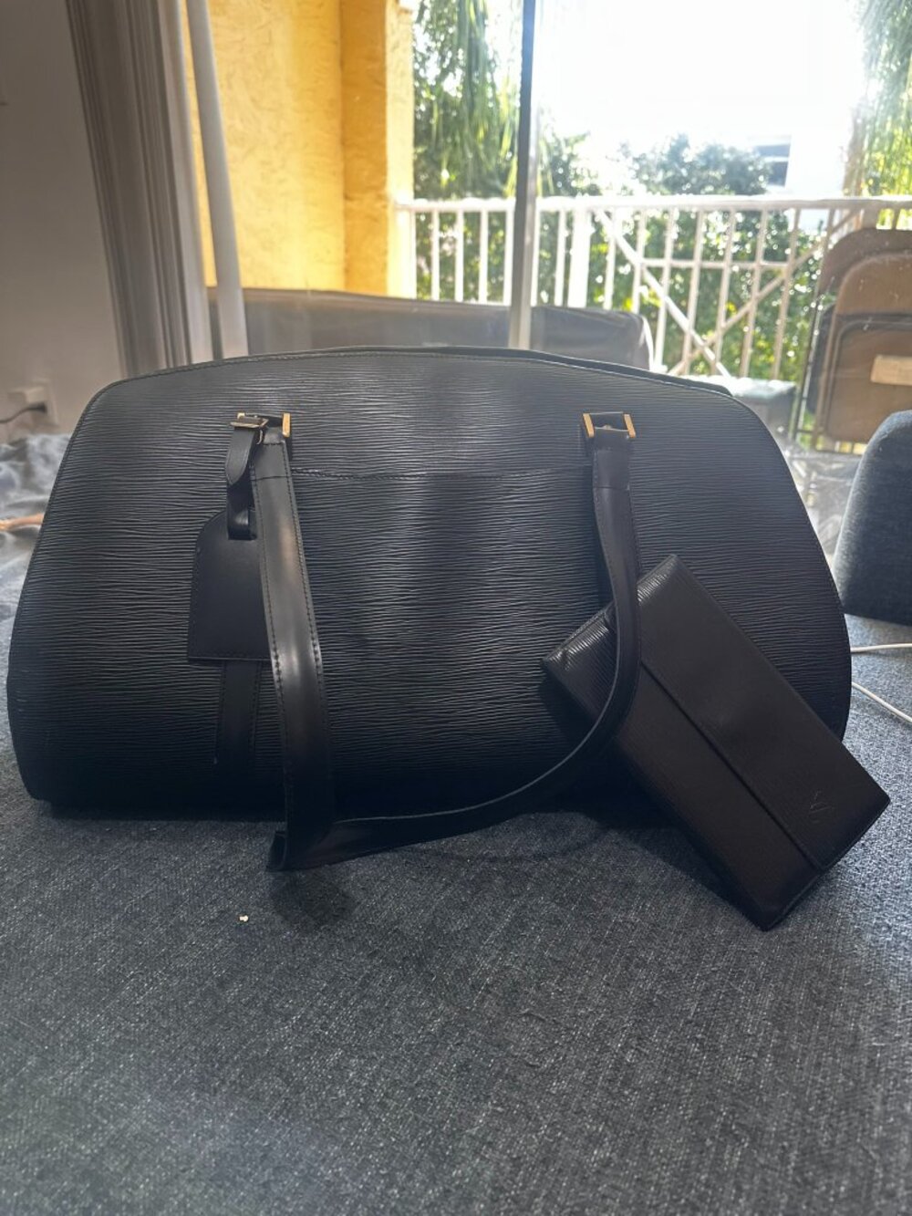 Louis Vuitton EPI Leather Travel Bag - Picture 2 of 8